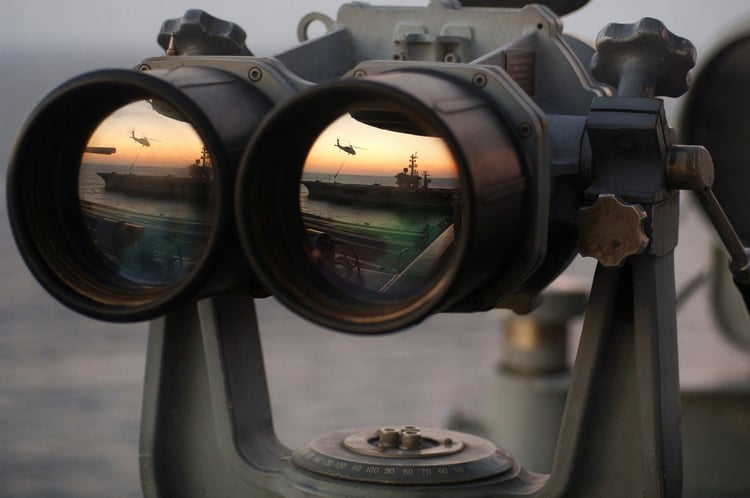 binoculars-67535_1280 pixabay.jpg